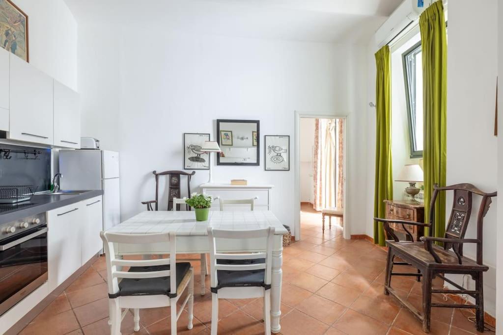 Colosseum Charming Apartment Рим Экстерьер фото